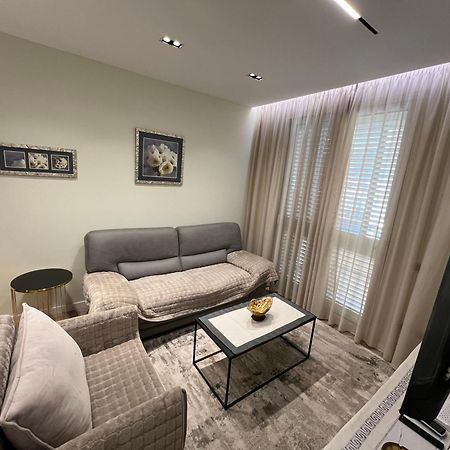 Center View Luxury Apartment Tirana Eksteriør billede