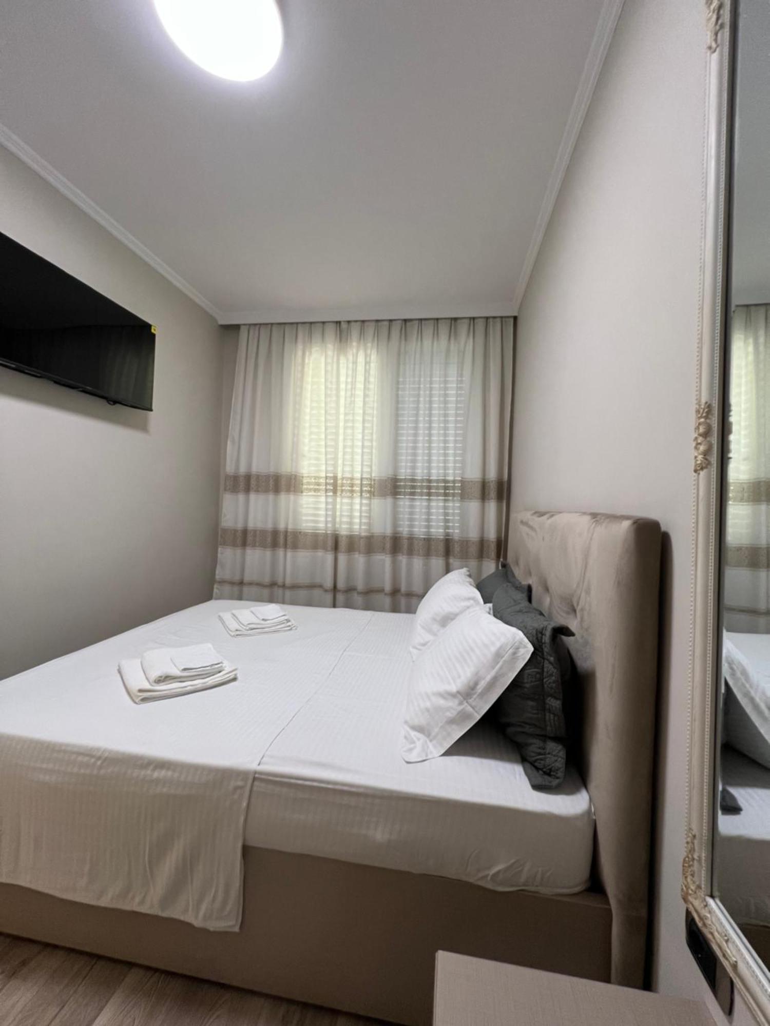 Center View Luxury Apartment Tirana Eksteriør billede