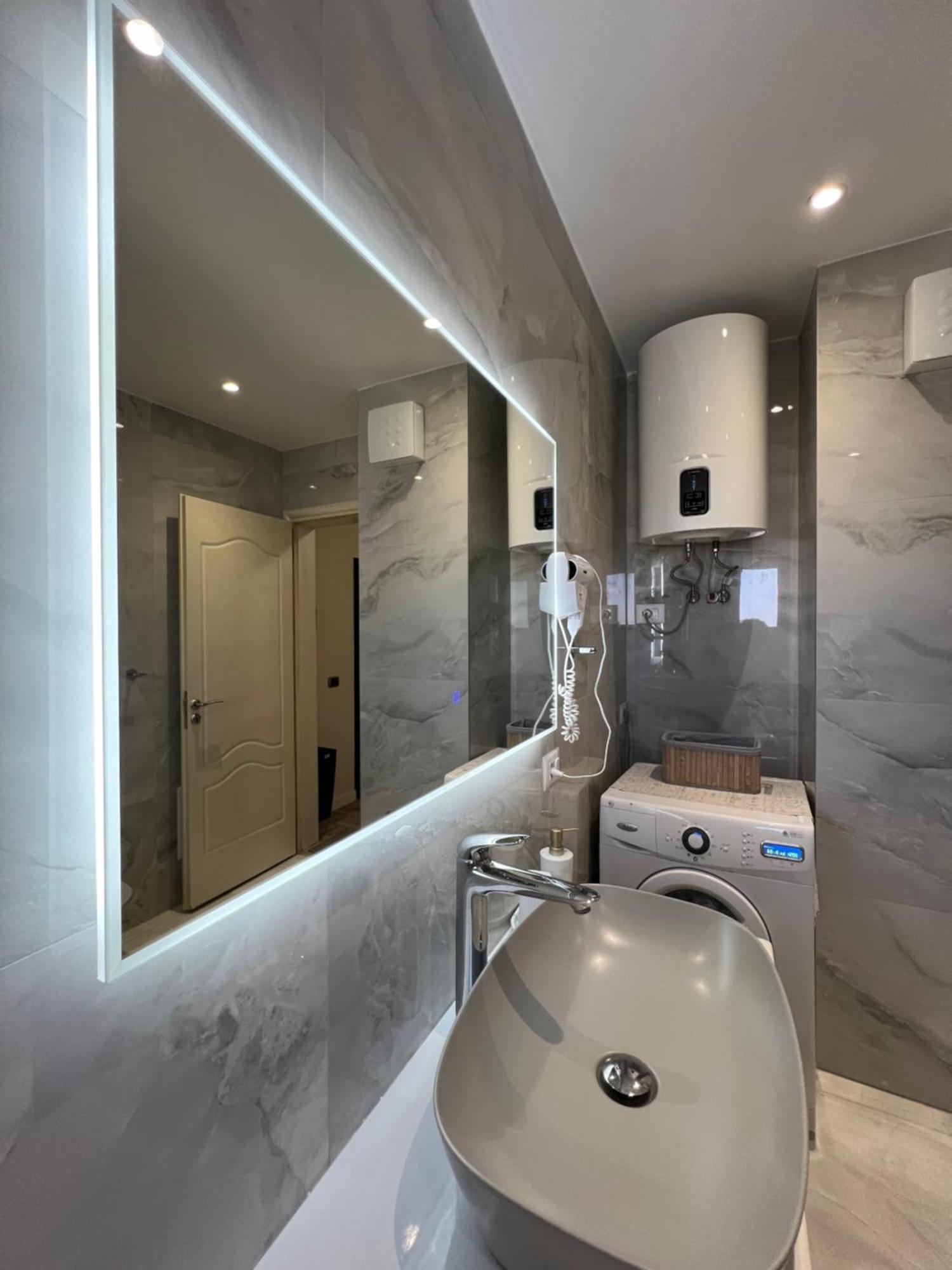 Center View Luxury Apartment Tirana Eksteriør billede