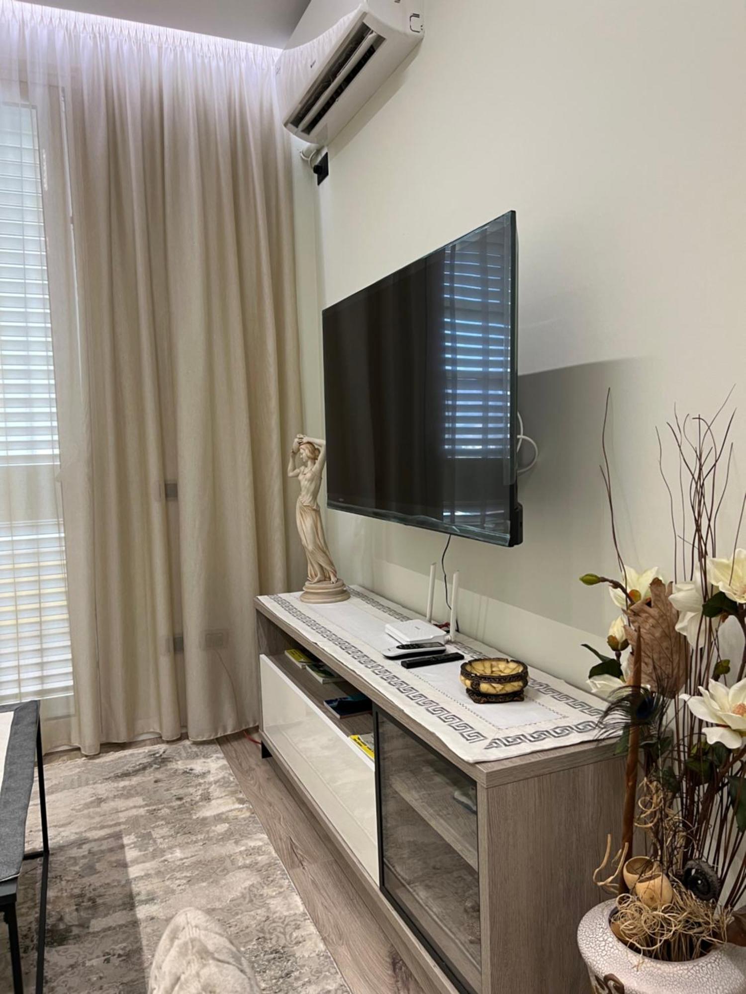 Center View Luxury Apartment Tirana Eksteriør billede