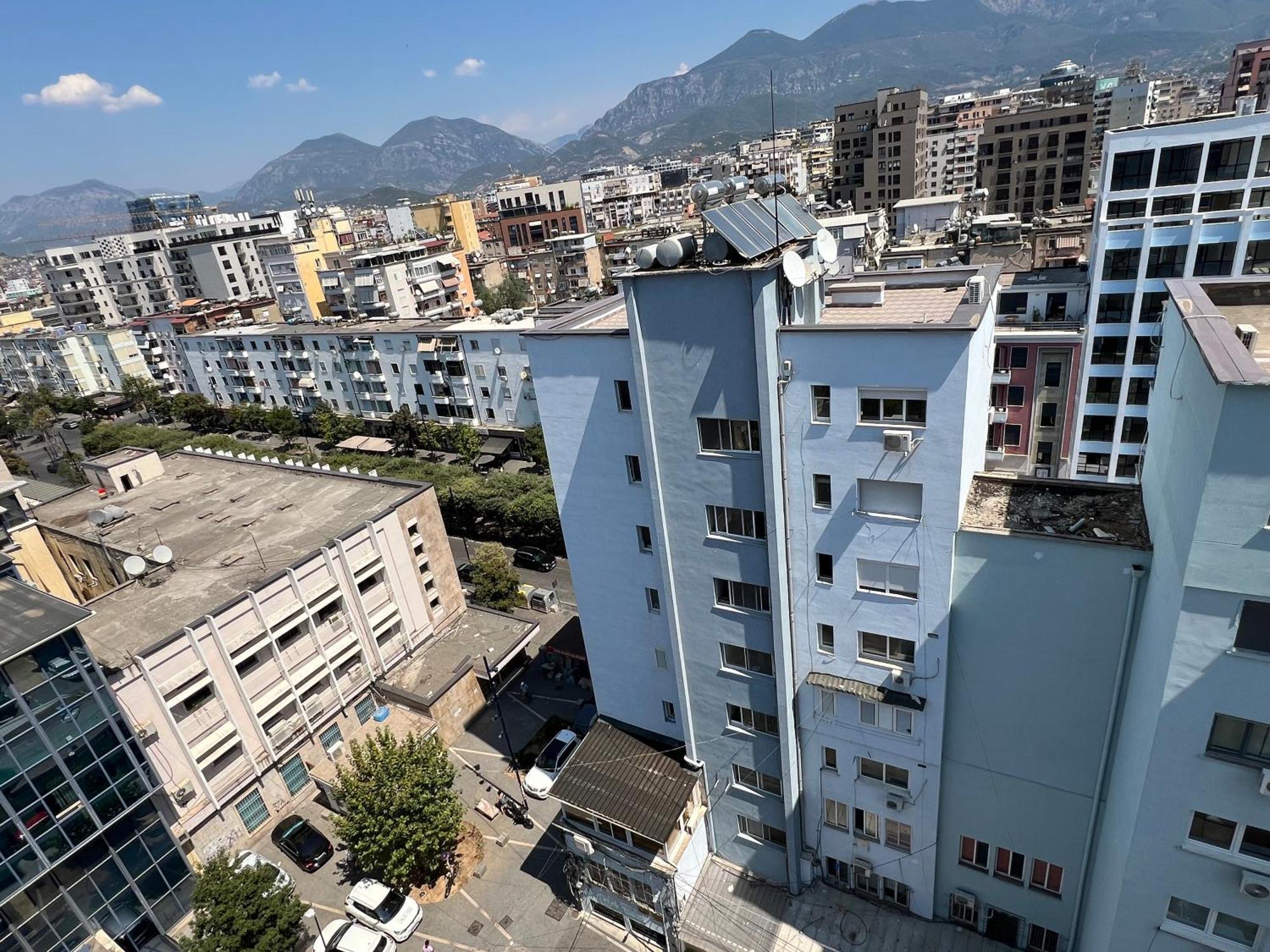 Center View Luxury Apartment Tirana Eksteriør billede