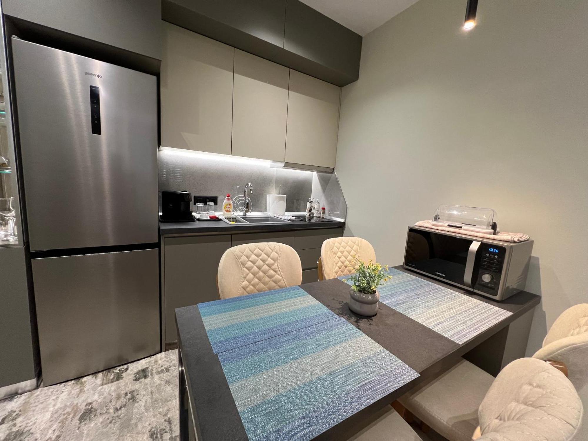 Center View Luxury Apartment Tirana Eksteriør billede