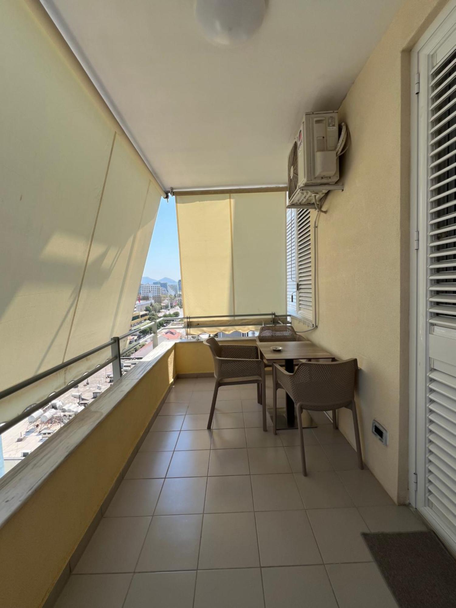 Center View Luxury Apartment Tirana Eksteriør billede